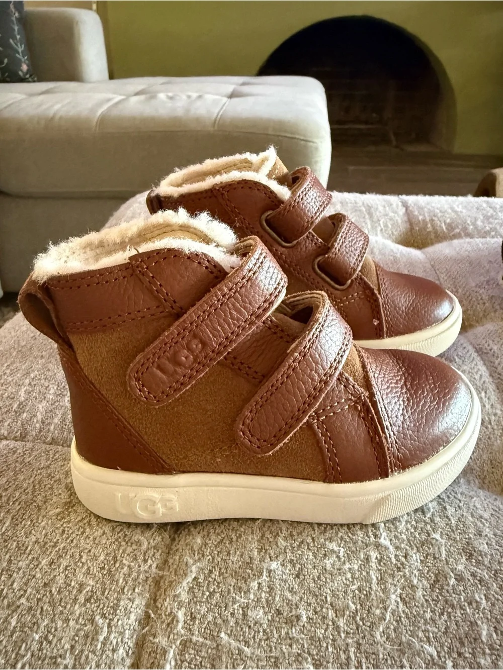 UGG Rennon Boot in Chestnut Brown. Toddler size 6. NWOT